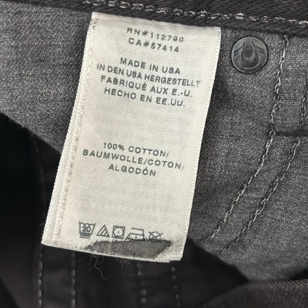 True Religion Ricky W/Flaps Relaxed Straight Jean